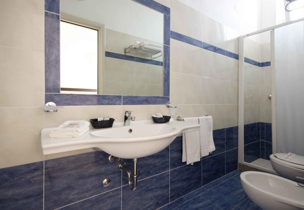 Hotel Veliero Rímini Habitación foto