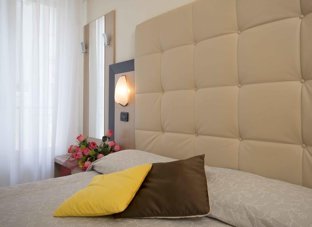 Hotel Veliero Rímini Habitación foto